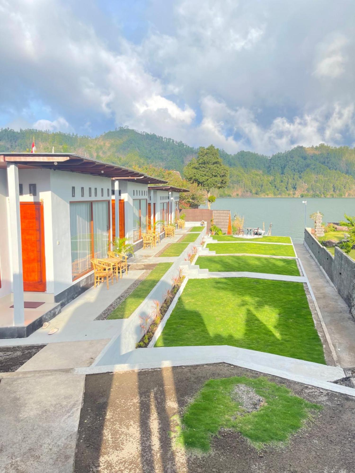 Batur Holiday Kubupenlokan Екстериор снимка