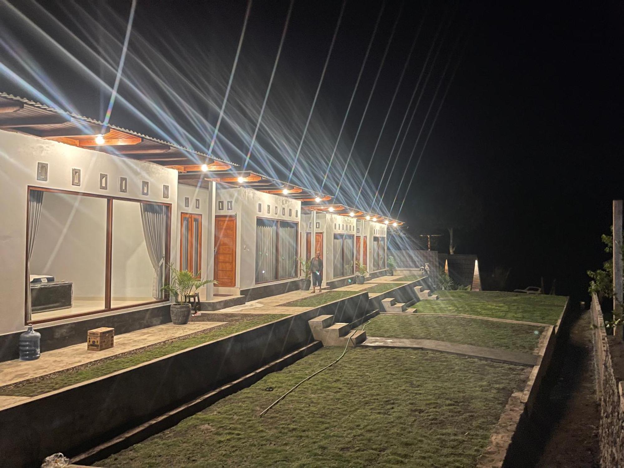 Batur Holiday Kubupenlokan Екстериор снимка